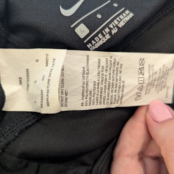 Nike Women's Black Swim Top - Picture 4 of 4